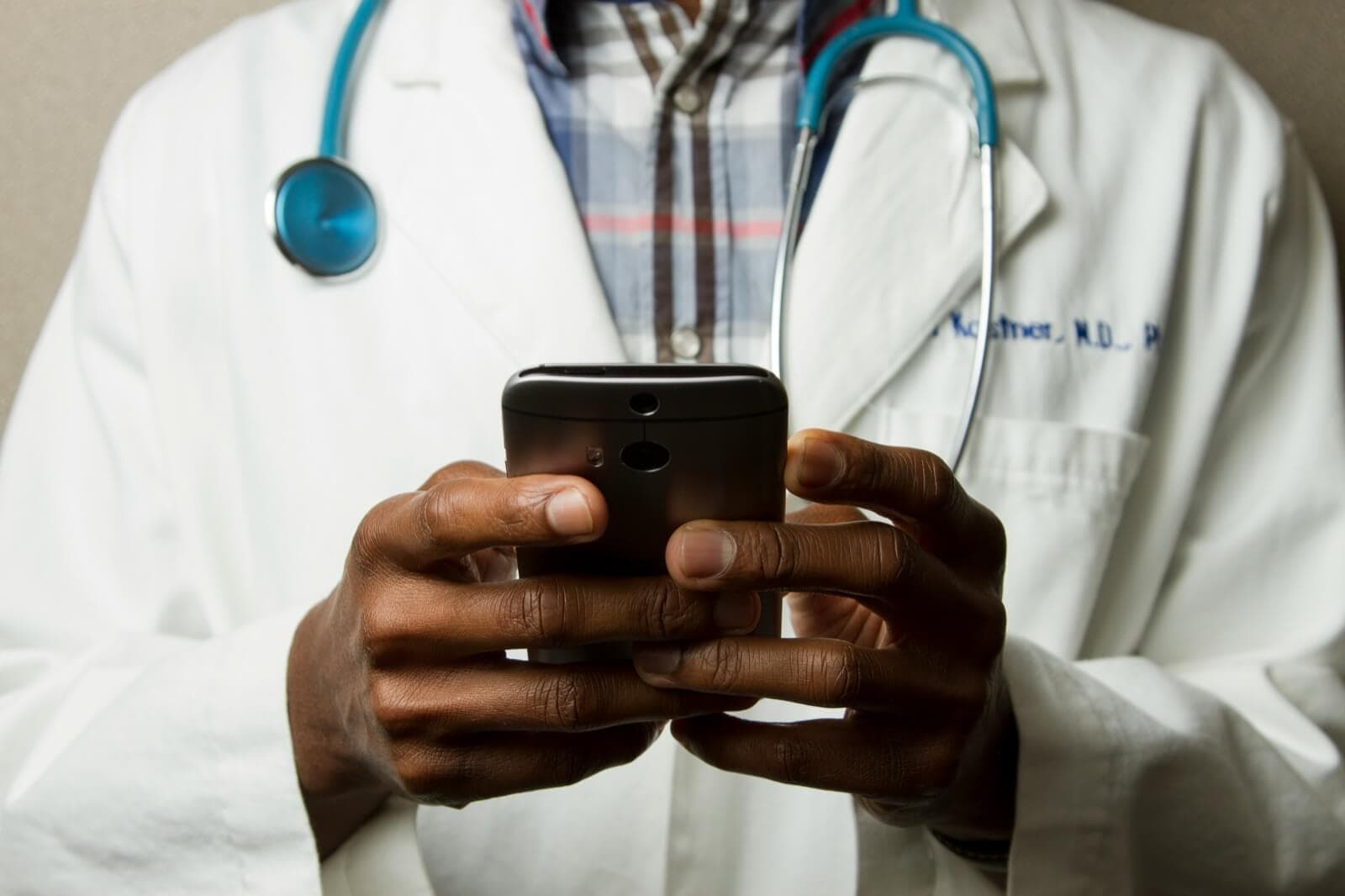 ZZP zorgverlener werkt mobiel
